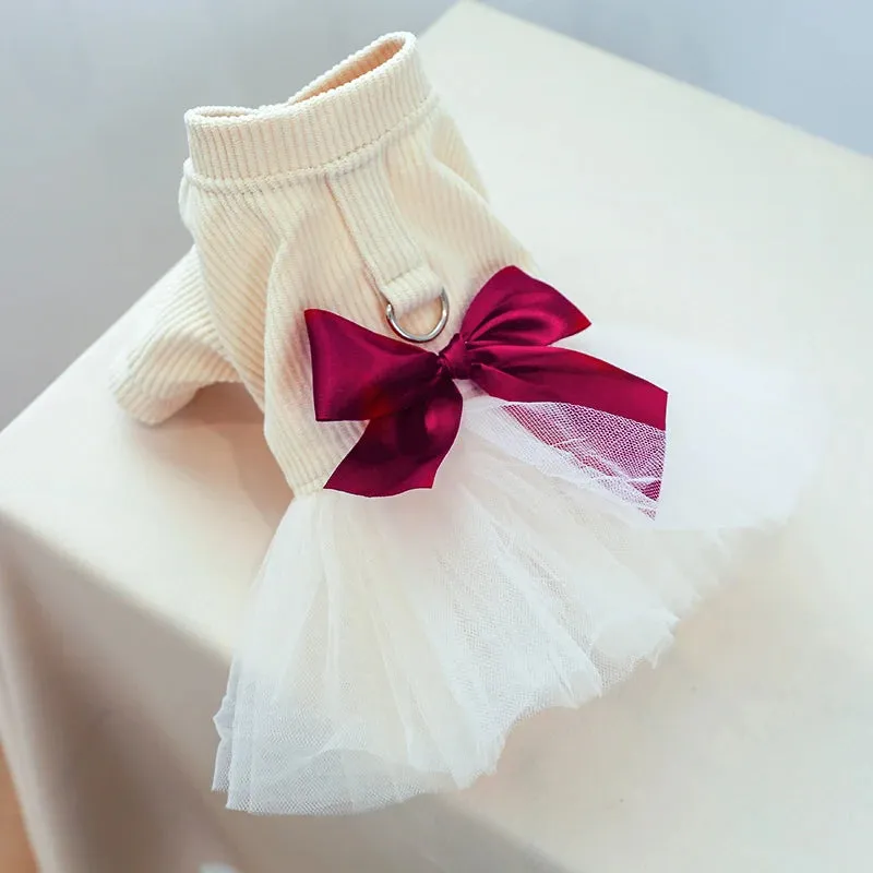 Elegance in Bloom: Slim Fit Beige White Bow Tie Traction Button Princess Yarn Skirt for Dogs - Stylish Spring and Autumn Pet Attire