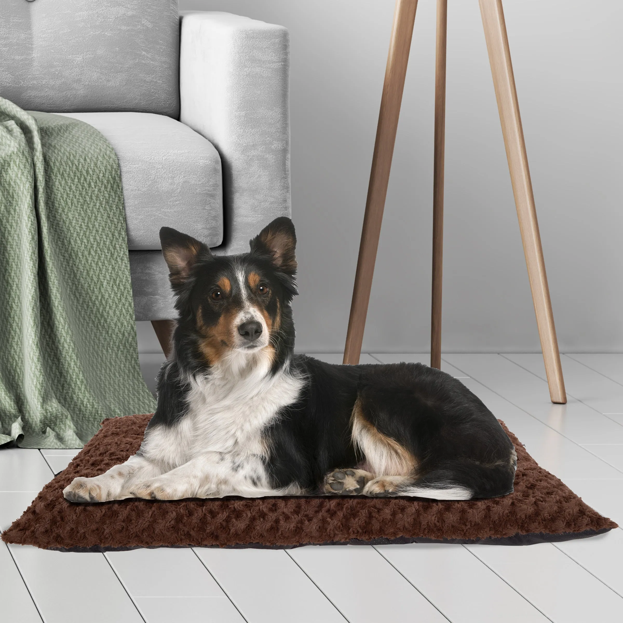 Medium Faux Fur Pet Bed