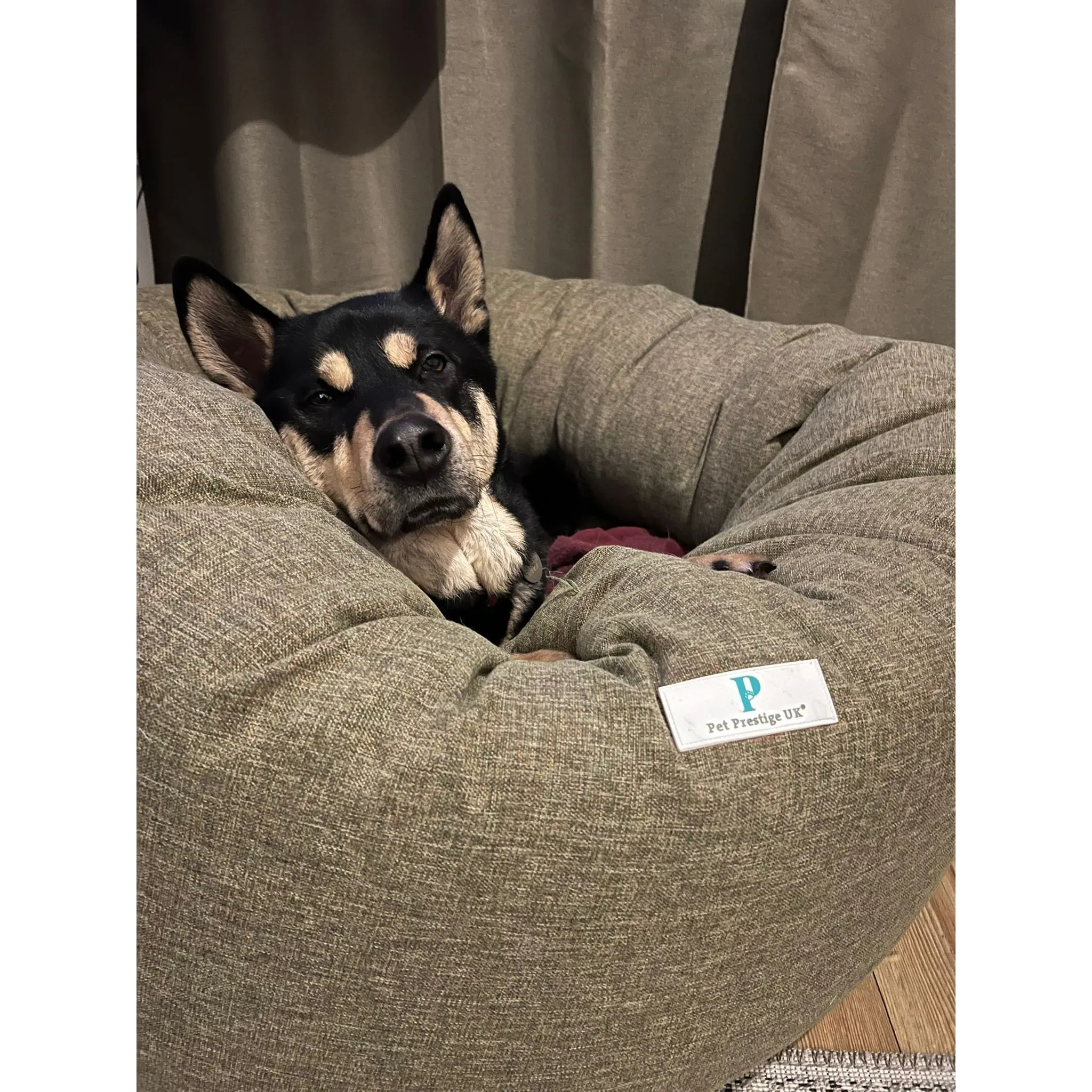 Pet Prestige - Hadleigh Donut Dog Bed